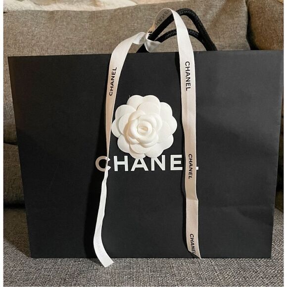 Chanel shopping bag - Picture 1 of 6